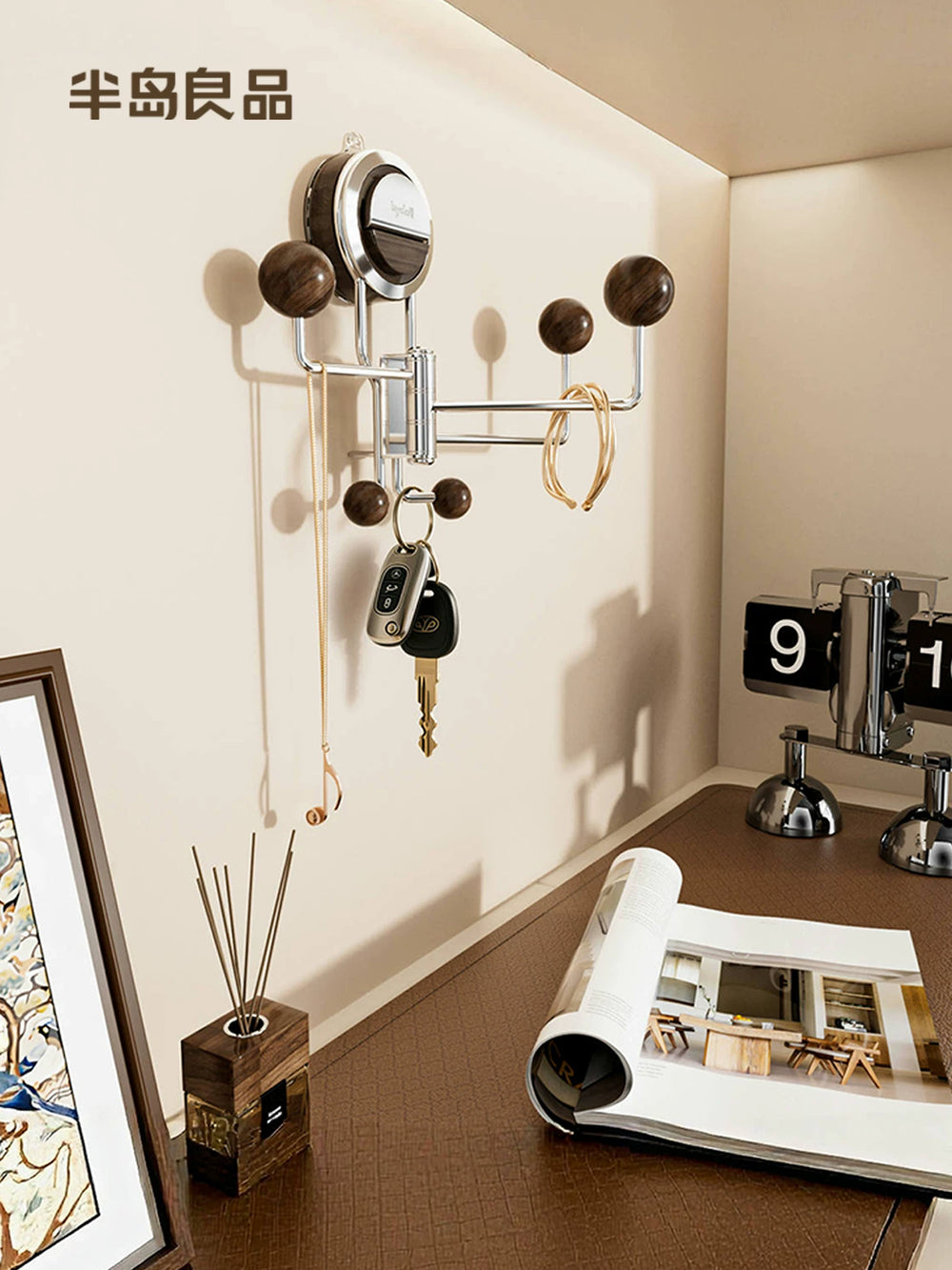 Entrance rotating suction cup hook tucked into the living room shelf decorations trailer key creative home goodies