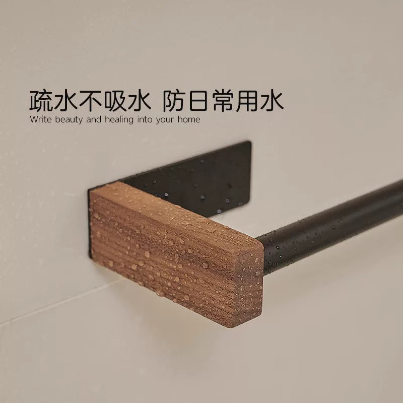 Walnut kitchen paper towel rack free punch cabinet paper hanging rack roll paper rack lazy rag plastic wrap hanger Y