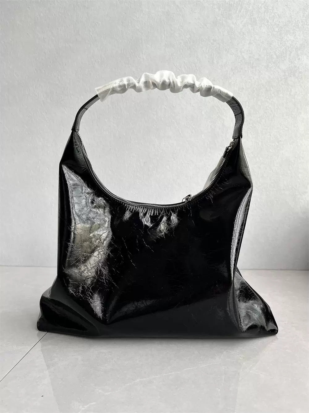 Shopping mall withdrawal tail goods high-quality top layer oil wax cowhide tote bag high-end simple commuter single shoulder armpit bag for women