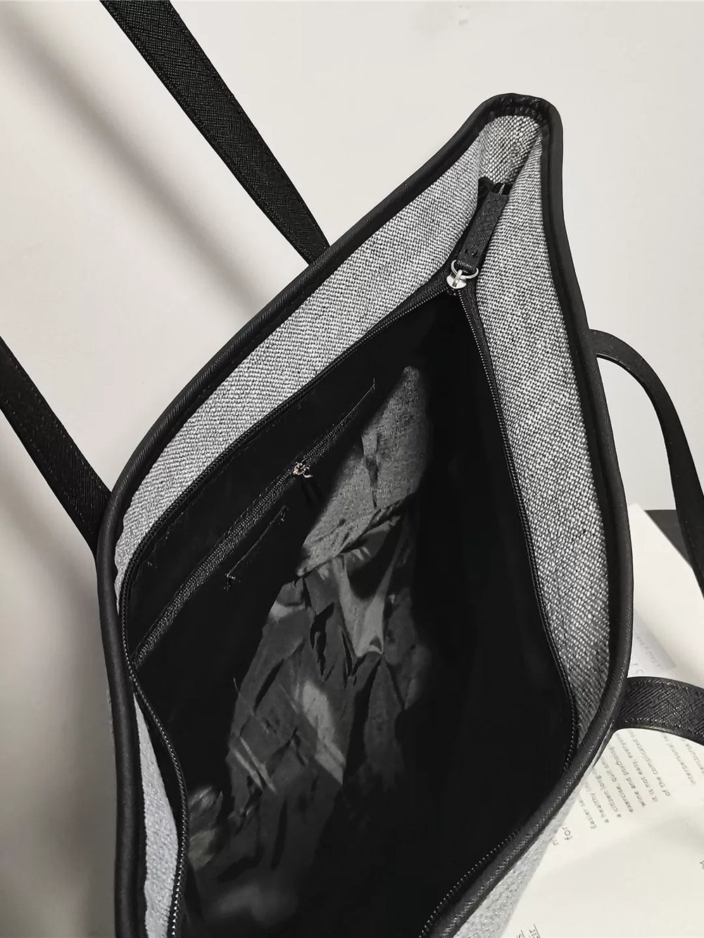 2026 new large-capacity canvas tote bag for women commuting to work high-end sense one-shoulder hand-held college student class bag