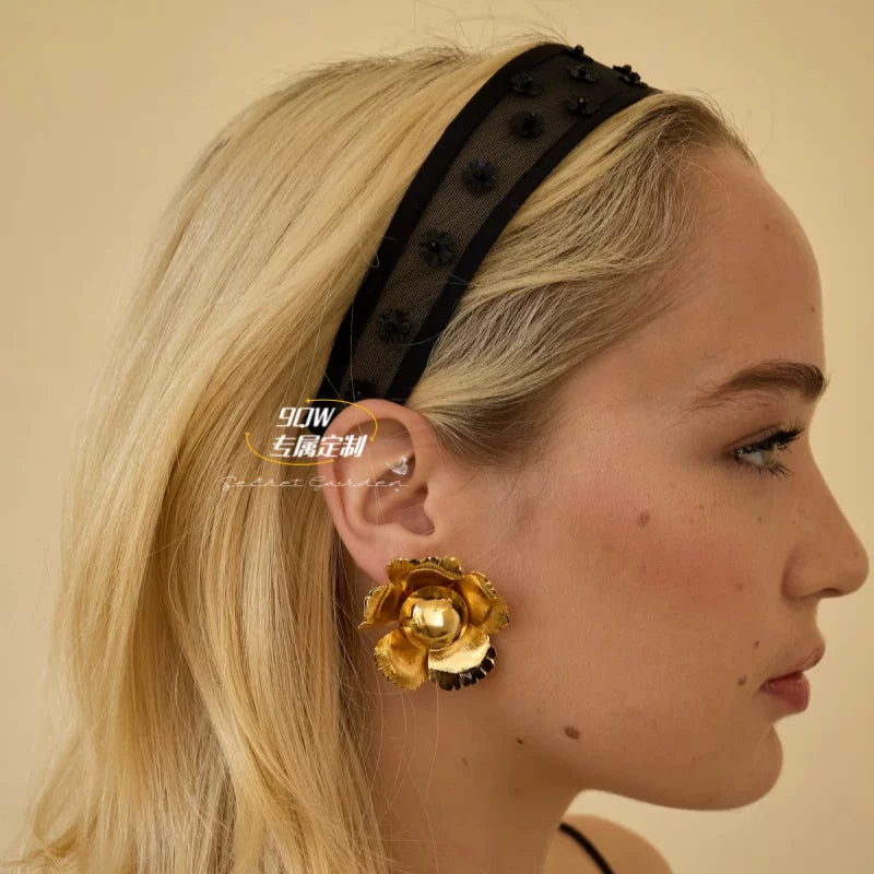 9QW new fashion OL attendance versatile three-dimensional flower earrings light luxury simple luxury exquisite stud earrings