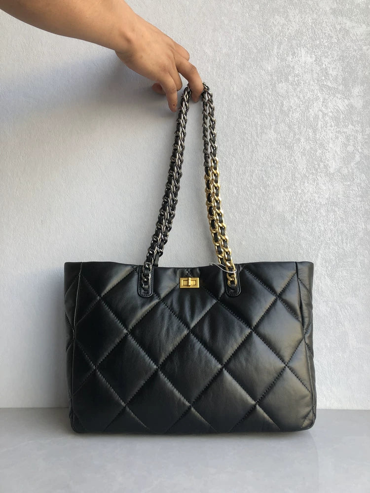 2024 New High-End Texture Sheepskin Tote Bag Small Fragrance Simple and Atmospheric Diamond Lattice Large Capacity One-Shoulder Women's Bag