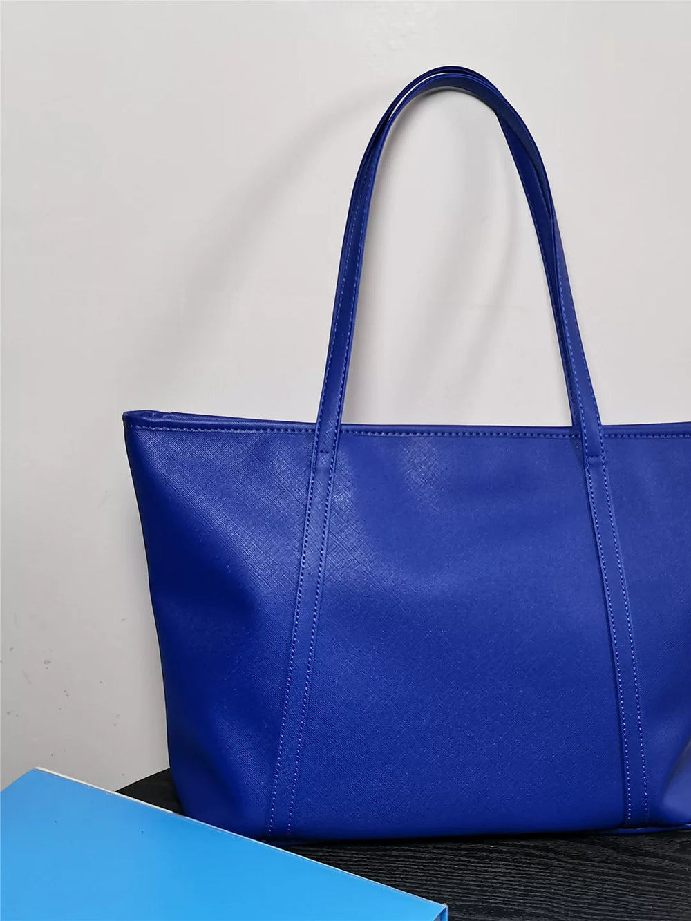 Klein blue tote bag women's large capacity commuter style handbag shoulder bag niche design blue bag foreign trade