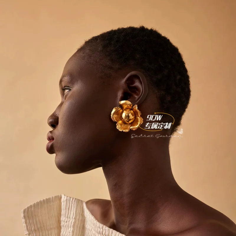 9QW new fashion OL attendance versatile three-dimensional flower earrings light luxury simple luxury exquisite stud earrings