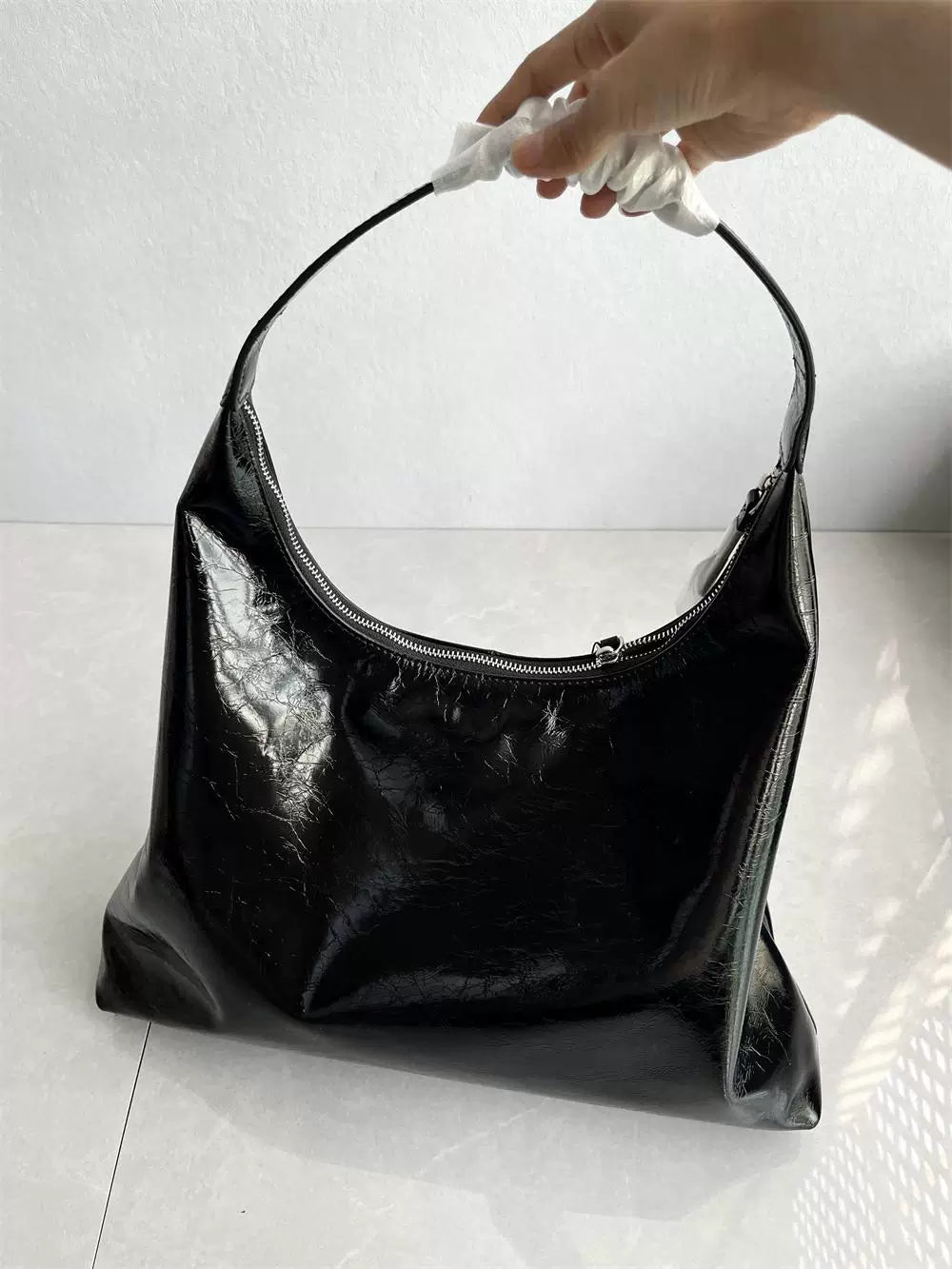 Shopping mall withdrawal tail goods high-quality top layer oil wax cowhide tote bag high-end simple commuter single shoulder armpit bag for women