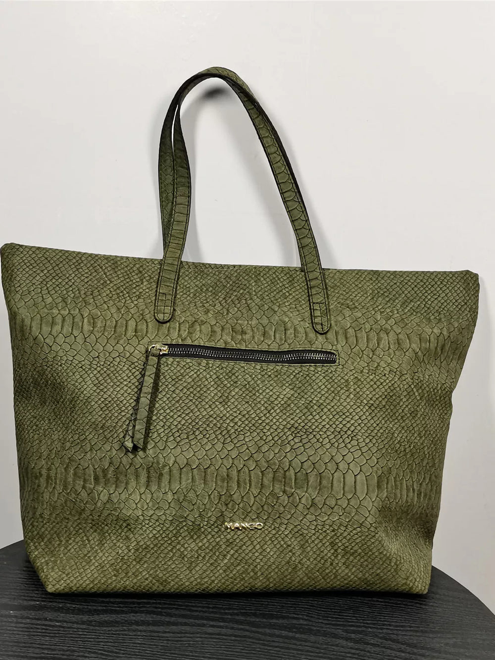 Large tote bag lazy wind light retro commuter snake print women's bag soft leather texture super large capacity foreign trade bag