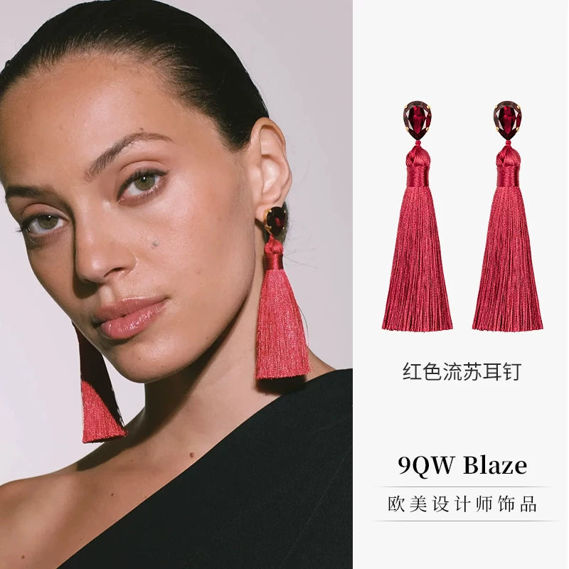 Niche unique luxury earrings 2025 giant good-looking earrings, gold tassel studs, light luxury, niche exquisite and high-end