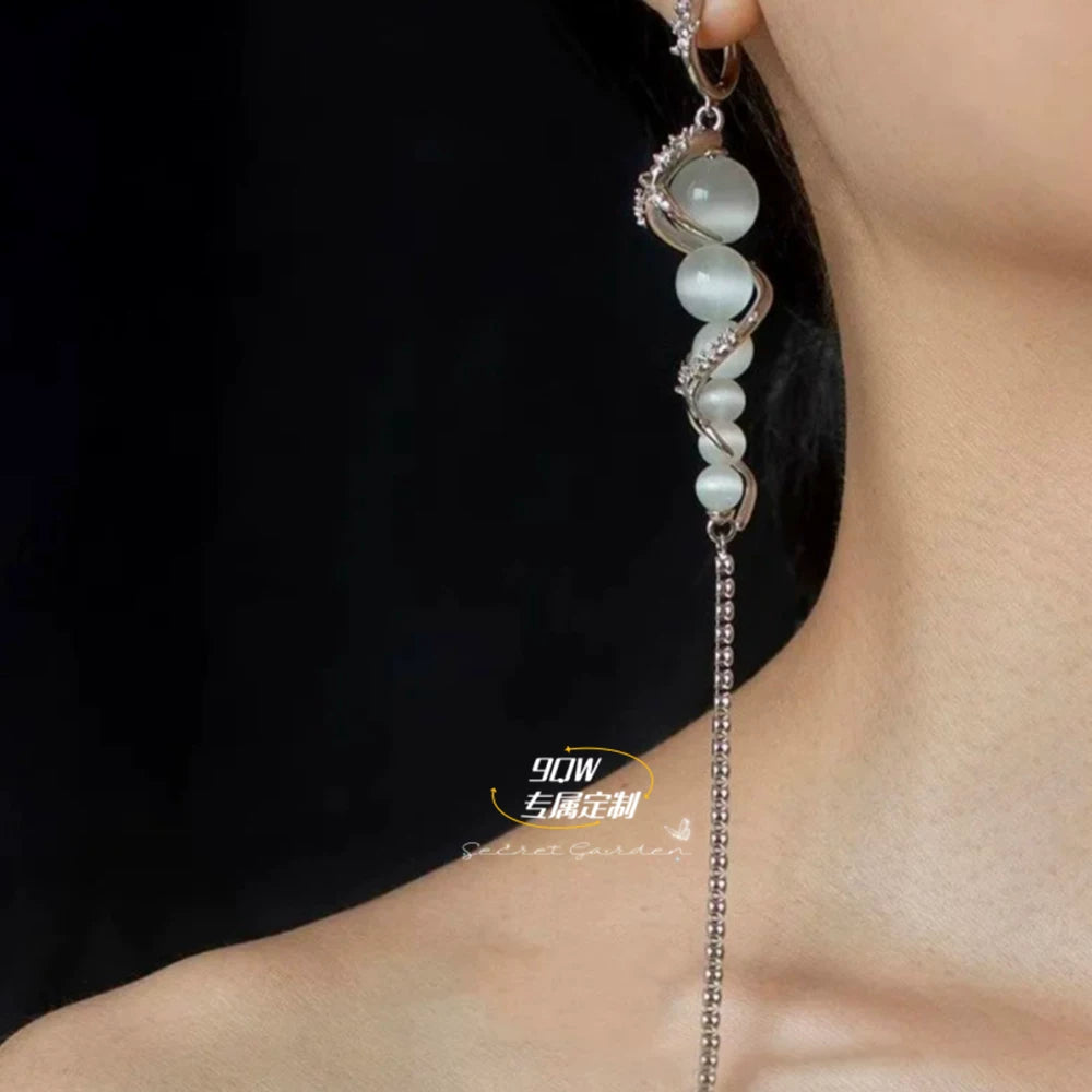 9QW niche high-end Zhao Lusi same cloud pillar earrings, women's light luxury temperament, long cat's eye stone tassel earrings