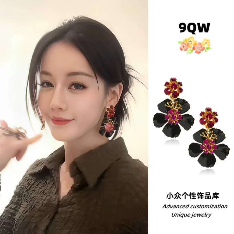 9QW Di Lieba's high-end color-blocking flower earrings 2025 new earrings light luxury design stud earrings