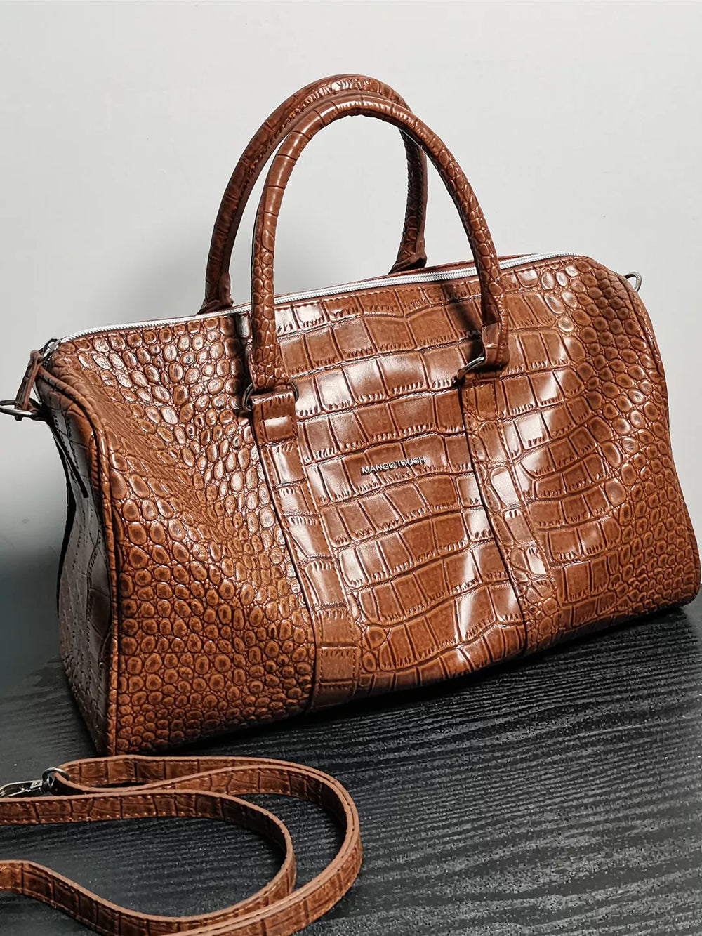 Maillard vintage handbag crossbody bag Boston bag women's large capacity autumn and winter bag pillow bag commuter export bag