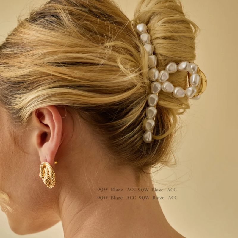 9QW European and American retro baroque pearl hair accessories elegant and romantic high-end pearl grab temperament updo hair headdress