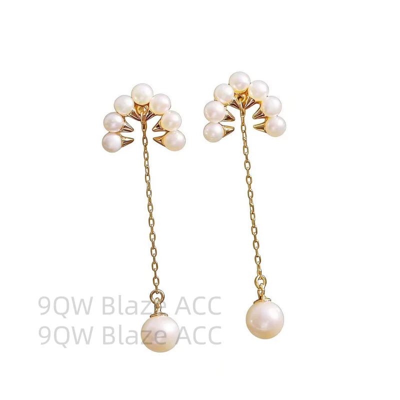 Korean version of the 21st century maharajah's wife IU Lee Ji-eun's same pearl tassel earrings explosive stud earrings are gentle and high-end