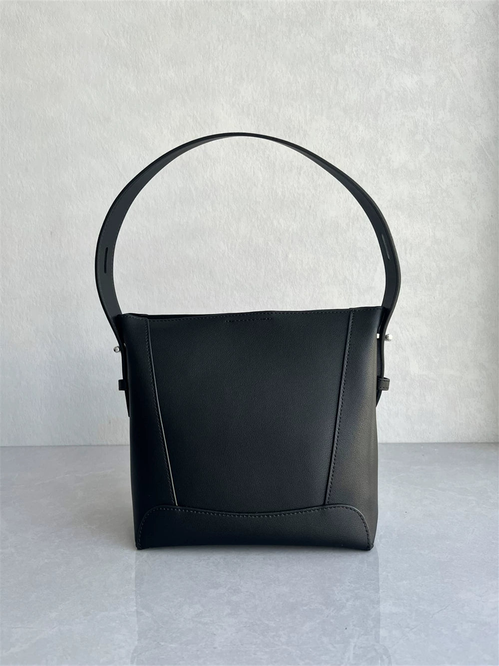 Export foreign trade high-quality cowhide tote bag fashionable versatile bucket bag leather casual simple one-shoulder crossbody woman