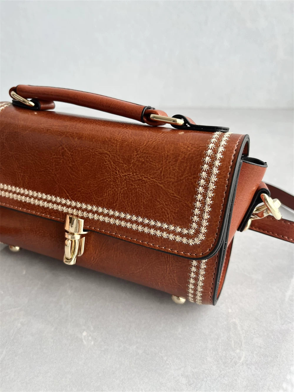 Cabbage price clearance imported cowhide small square bag fashionable and versatile new mobile phone bag leather one-shoulder crossbody women's bag