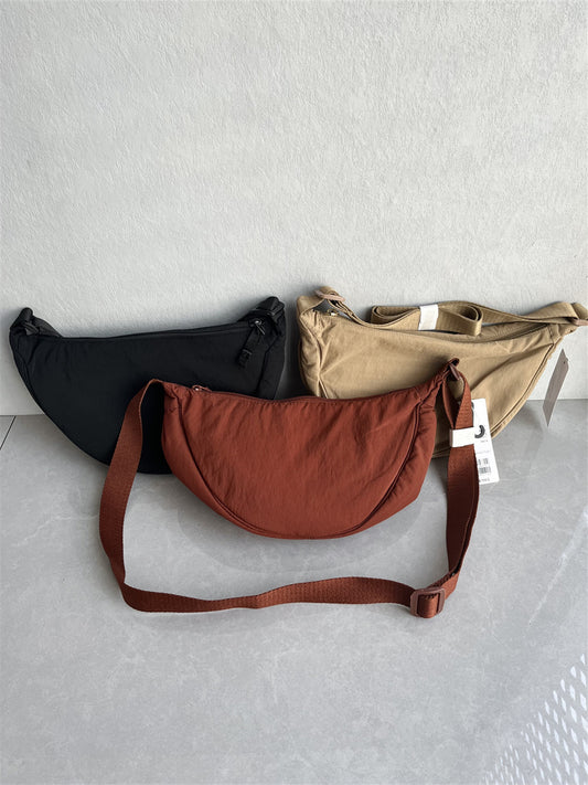 Foreign trade tail single nylon cloth lightweight crossbody bag fashionable and versatile casual simple high-end commuter one-shoulder dumpling bag