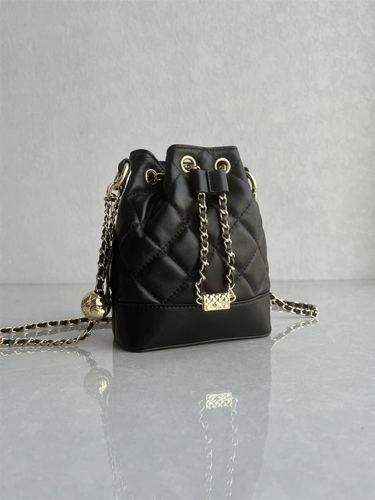 Hong Kong counter tail goods high-quality sheepskin bucket bag soft high-end diamond lattice leather chain bag one-shoulder crossbody woman