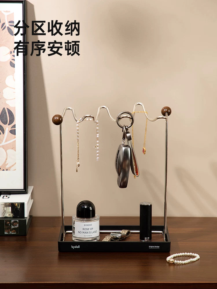 Medieval style entryway storage hangers, living room shelves, entry trailer keys, masks, creative home decorations