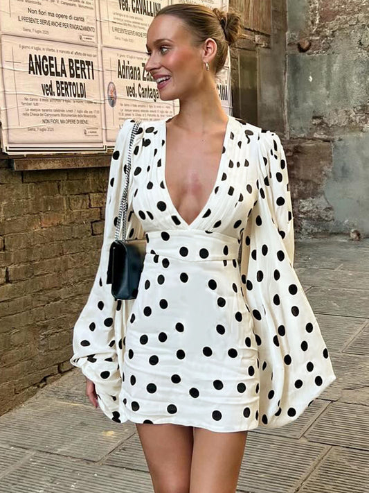 French polka dot print temperament V-neck flared sleeve dress 2026 new resort style slim slimming short skirt for women