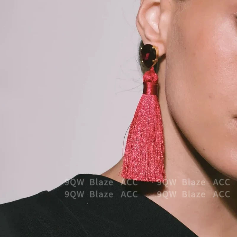 Niche unique luxury earrings 2025 giant good-looking earrings, gold tassel studs, light luxury, niche exquisite and high-end