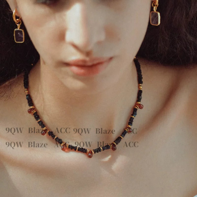 Vintage bohemian style black natural stone red water drop beaded clavicle chain heavy design necklace niche versatility