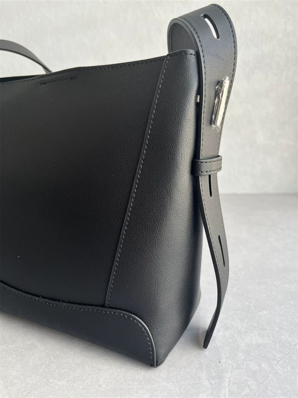 Export foreign trade high-quality cowhide tote bag fashionable versatile bucket bag leather casual simple one-shoulder crossbody woman