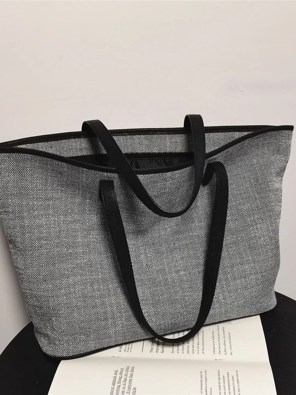 2026 new large-capacity canvas tote bag for women commuting to work high-end sense one-shoulder hand-held college student class bag