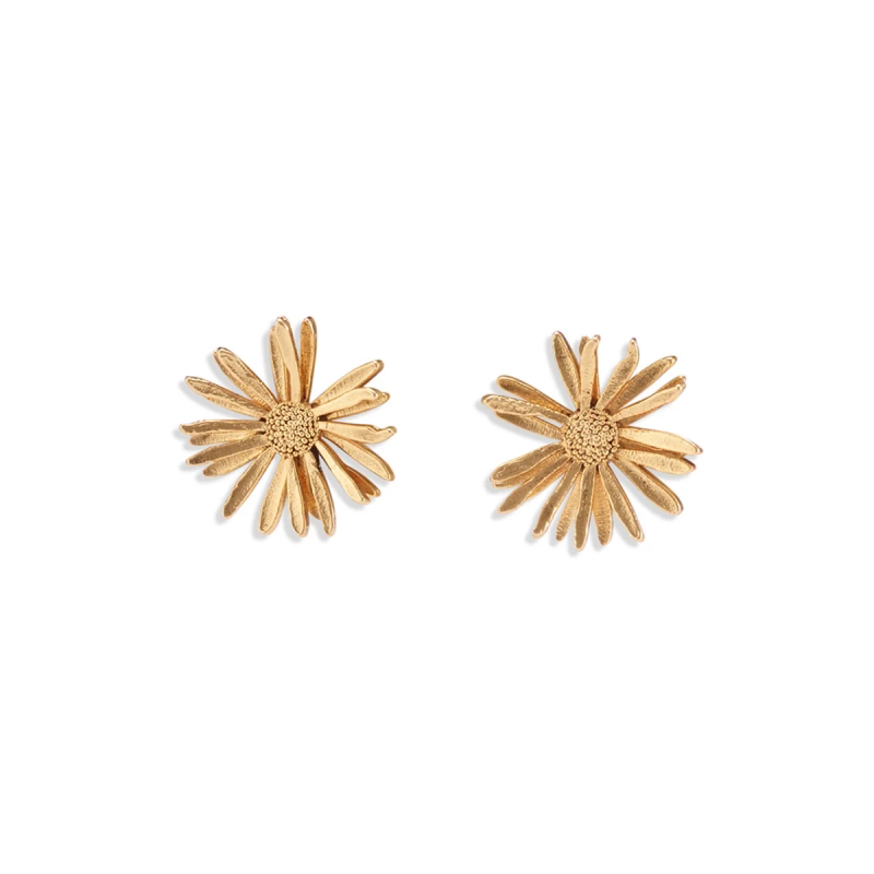 9QW French vintage daisy stud earrings niche design metal flower earrings light luxury luxury high-end commuter earrings