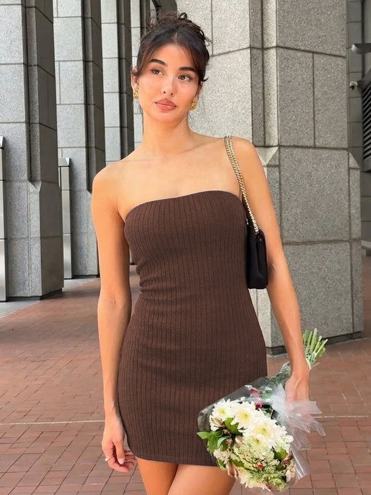 Southern French resort style solid color high-end bandeau dress 2026 summer new hot girl sexy hip-hugging short skirt woman