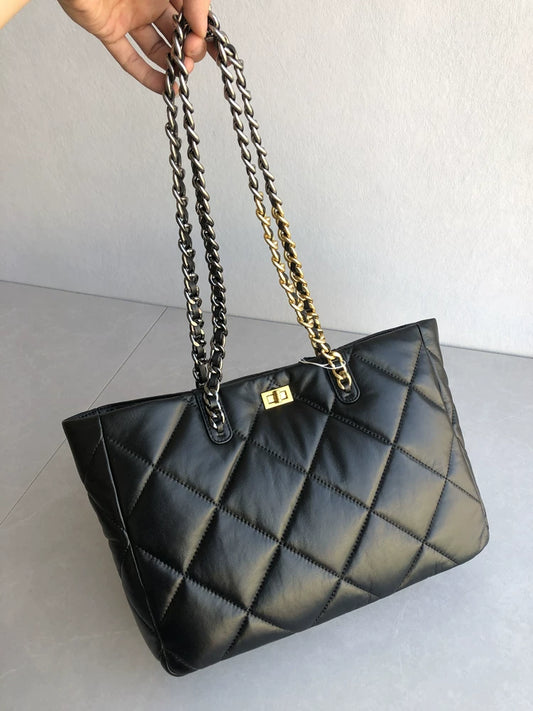 2024 New High-End Texture Sheepskin Tote Bag Small Fragrance Simple and Atmospheric Diamond Lattice Large Capacity One-Shoulder Women's Bag