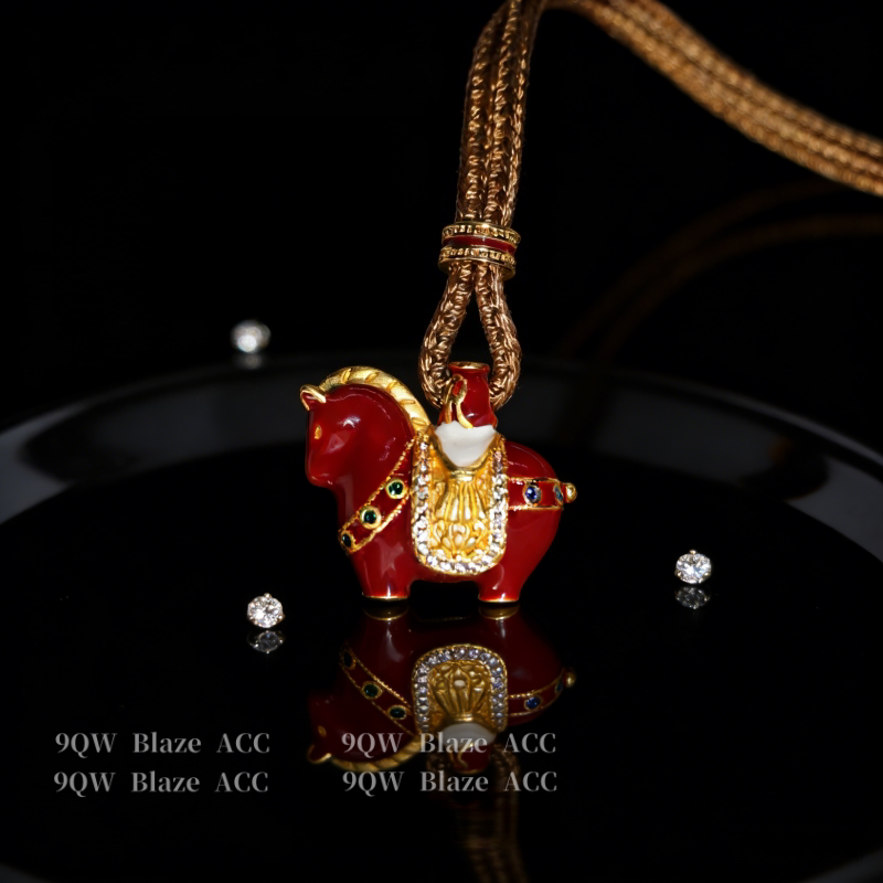 National Tide New Year's Red Tang Horse Pendant Necklace Women's 2026 Year of the Horse Natal Zodiac High-end Sweater Chain