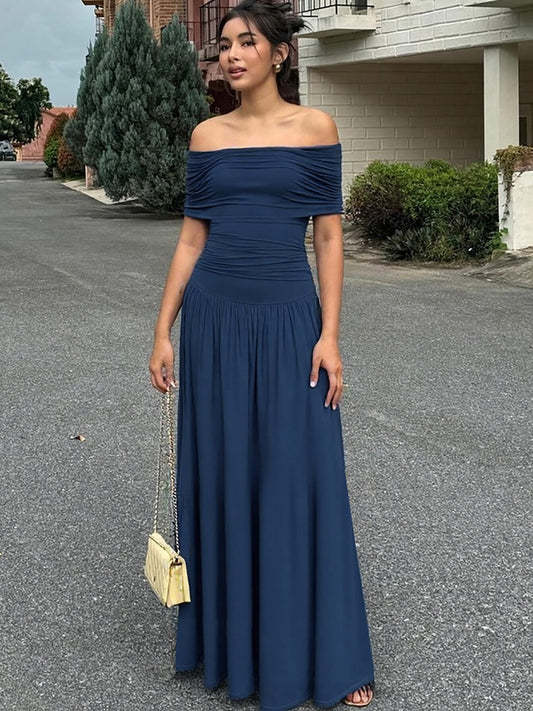 Solid color temperament, high-end bandeau one-shoulder dress, 2026 summer new hot girl waist slimming long skirt girl