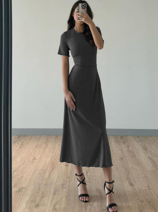 Solid color high-end simple crew neck short-sleeved dress 2026 summer new hot girl waist strap lace long skirt