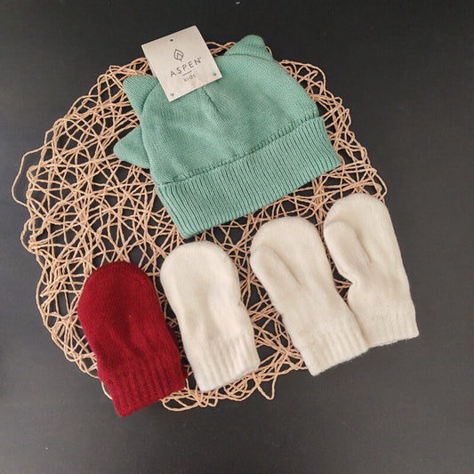 Ou Dan baby hat autumn and winter warmth thickened knitted pullover hat for travel, windproof gloves, socks, small month age