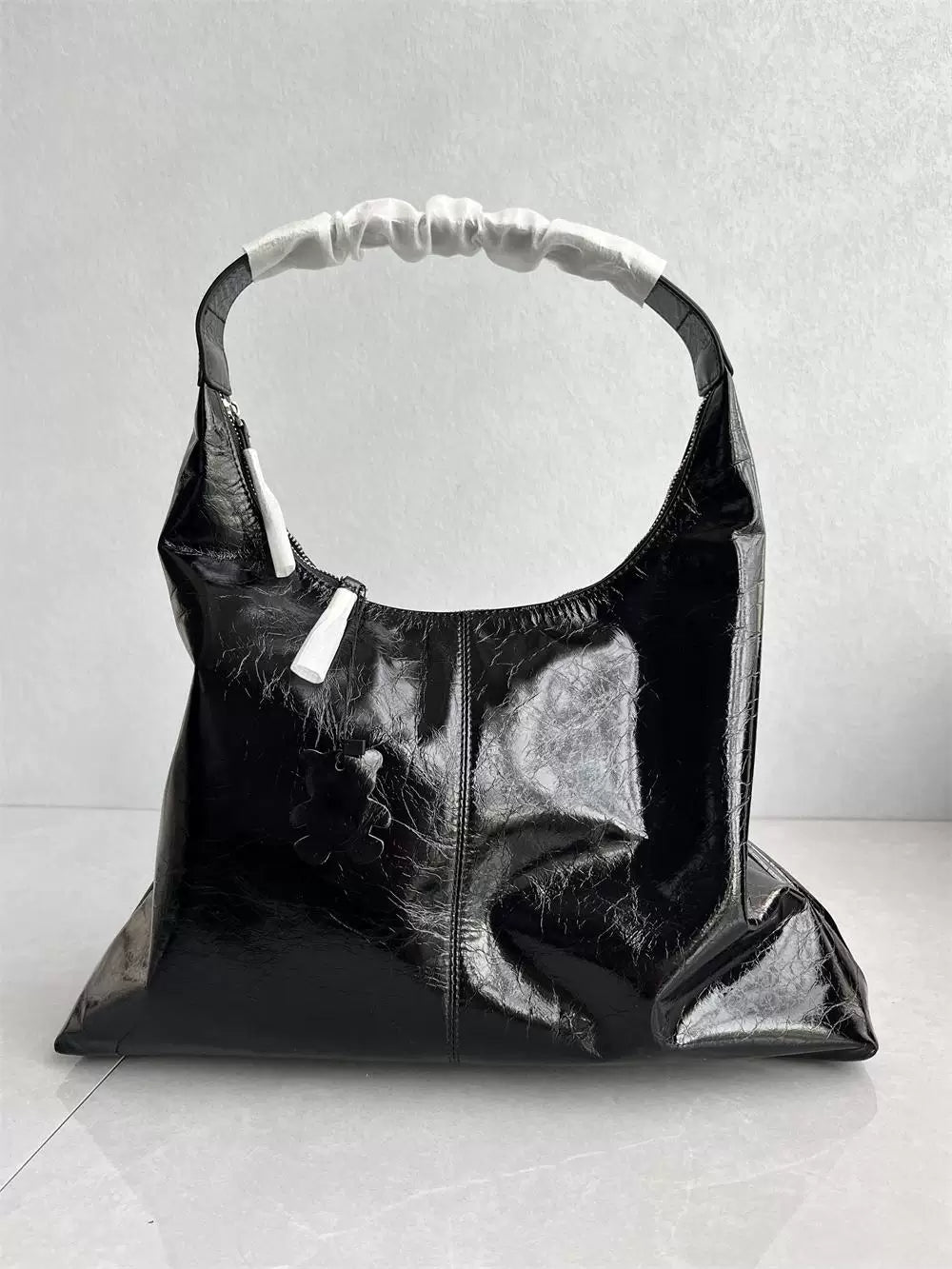 Shopping mall withdrawal tail goods high-quality top layer oil wax cowhide tote bag high-end simple commuter single shoulder armpit bag for women