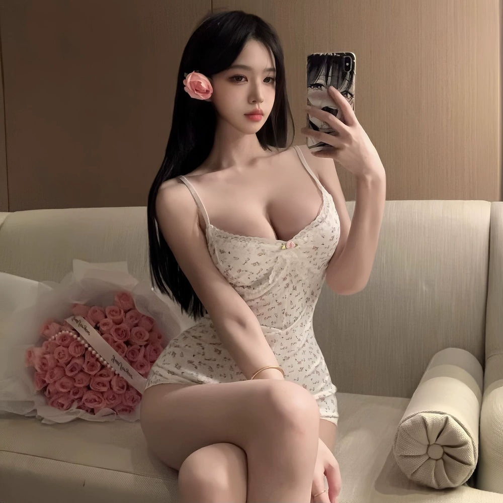 Coco witch sexy pure and lovely, suspender floral slim mood, hot attack speed critical hit low-cut one-piece pajamas