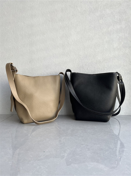 Foreign trade factory tail goods top layer cowhide handbag classic fashion versatile casual commuting light one-shoulder crossbody woman
