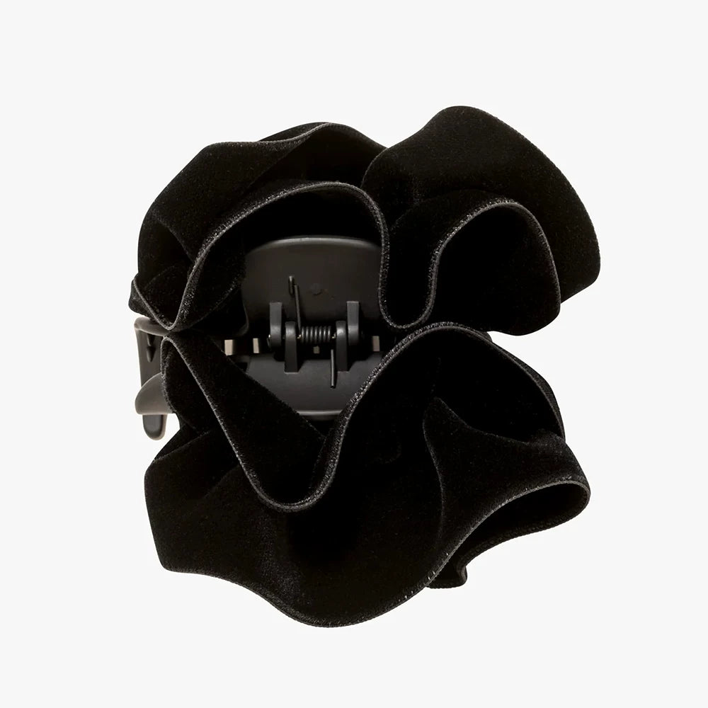 9QW relaxation, ball head folds, rosebuds, hair clips, atmosphere, a lot of hair, fashionable hair accessories, and headwear