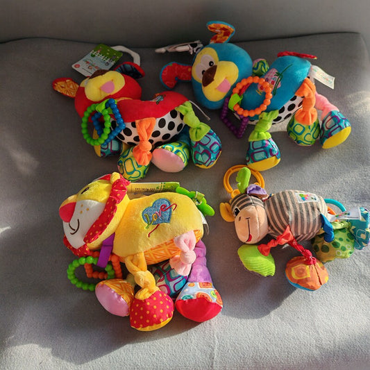 Original order Lamaze baby toy bee animal pendant car hanging bed hanging paper rattle teether tension vibration