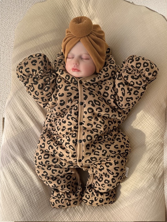 Newborn 0-3 months baby autumn and winter clothes cotton clothes hooded onesies, 6 months male and female babies go out to crawl clothes to wrap their feet
