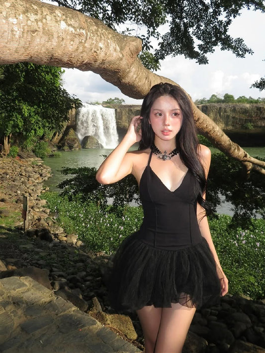 Solid color high-end V-neck camisole dress 2026 summer new hot girl black swan mesh princess skirt short skirt