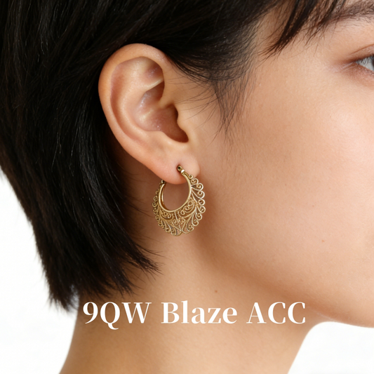 Niche high-end cut-out pattern earrings for women light luxury dating versatile face-showing small earrings for girlfriends and girlfriends