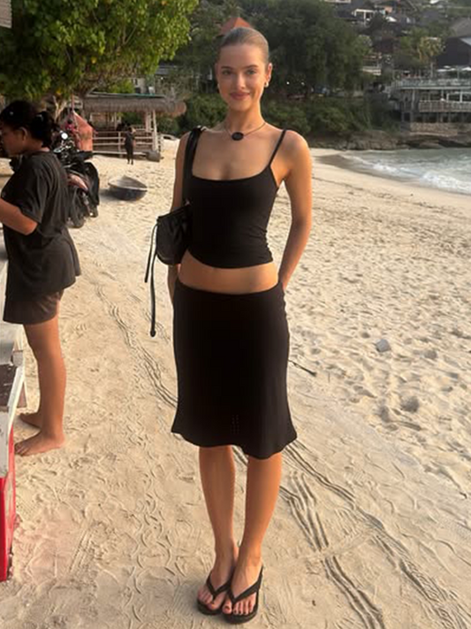 Solid color basic camisole + mermaid skirt two-piece 2026 summer outfit hot girl casual suit