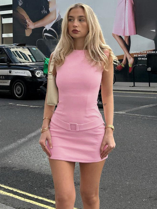 French girl pink temperament sleeveless dress 2026 summer new hot girl waist slimming hip short skirt woman