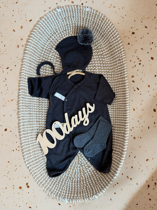 INS minimalist style baby jumpsuit autumn and winter monk suit boys and girls baby solid color butterfly clothes crawling suit underwear underwear
