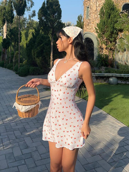 French girl cherry print V-neck sleeveless dress 2026 summer outfit hot girl waist slimming A-line skirt