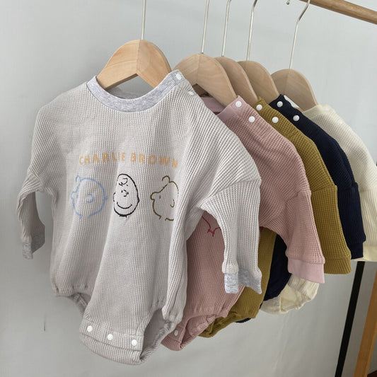 Daily single Snoopy newborn baby triangle fart hat clothes boys and girls baby one-piece crawling suits 70-80 cotton waffles