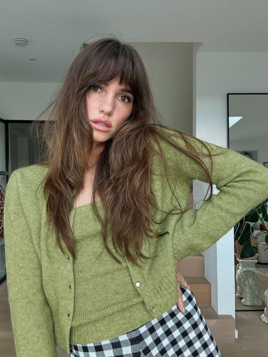 Green white-breasted knitted sweater crew neck long-sleeved sweater 2026 fall/winter new loose slimming short top trend