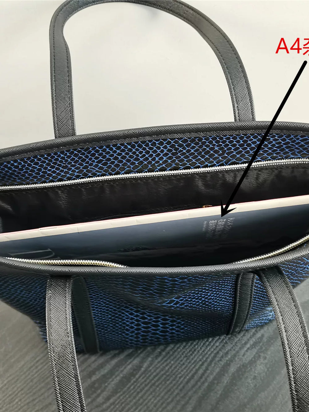 Snake print women's bag, large capacity handbag, medium daily commuting, versatile splicing, contrasting shoulder bag, zipper bag texture