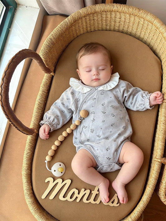 Newborn baby early spring fart dress baby girl princess 100 days full moon small moon age one-piece girl baby triangle dress