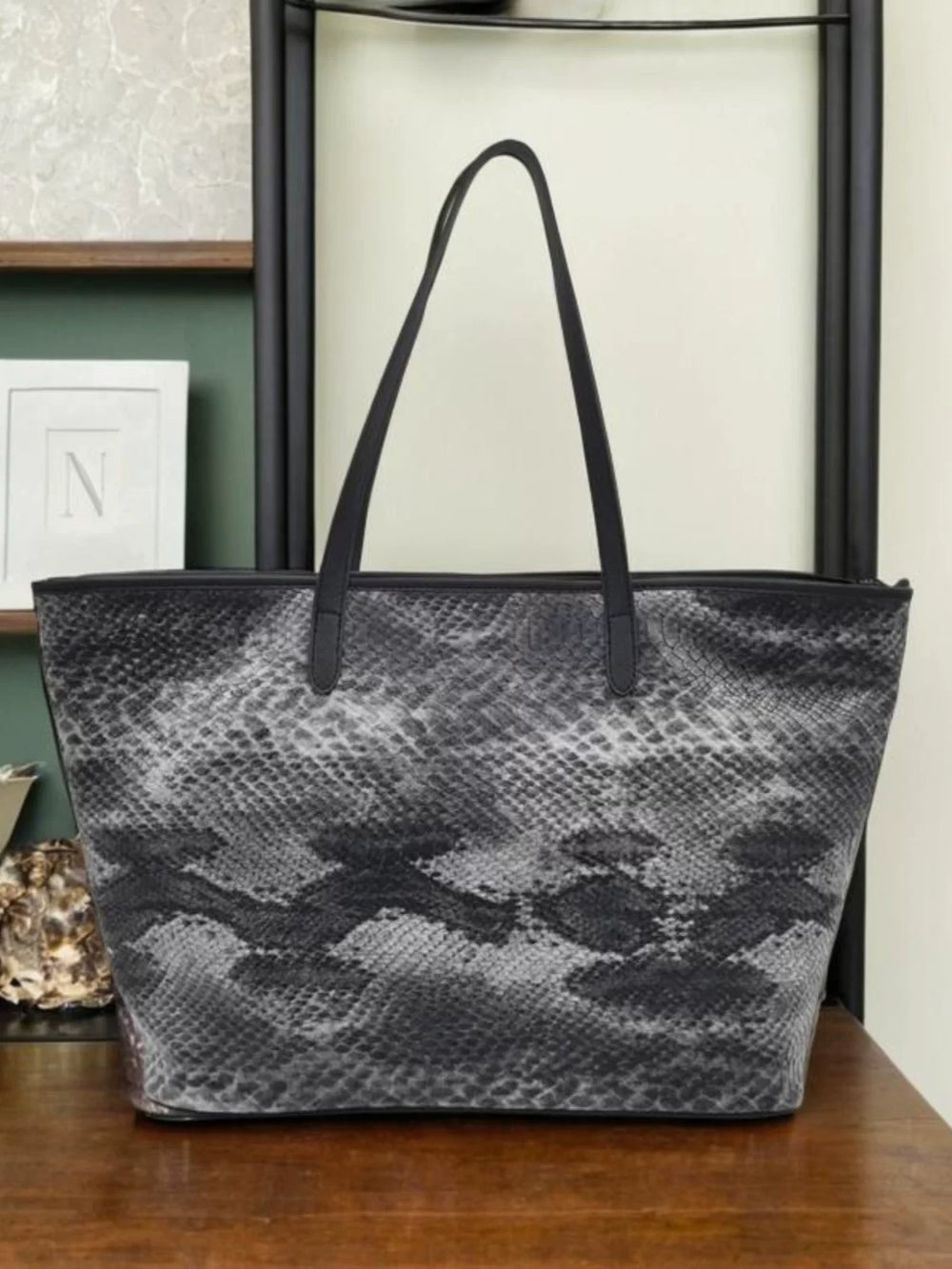 Export foreign trade tail goods soft leather large-capacity tote bag commuter women's handbag, snake print women's shoulder bag, zipper bag